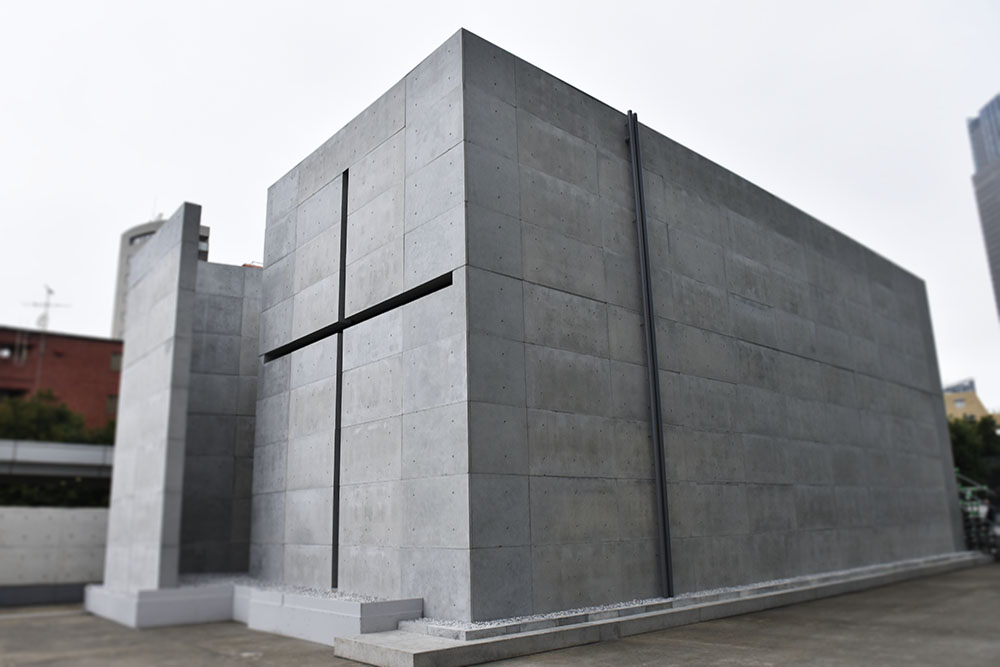 East West integration，Light and wind，natural，cement，geometry，