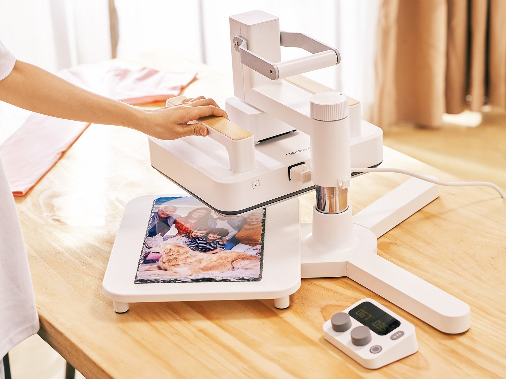 Power source，xTool M1 Ultra，furniture，equipment，