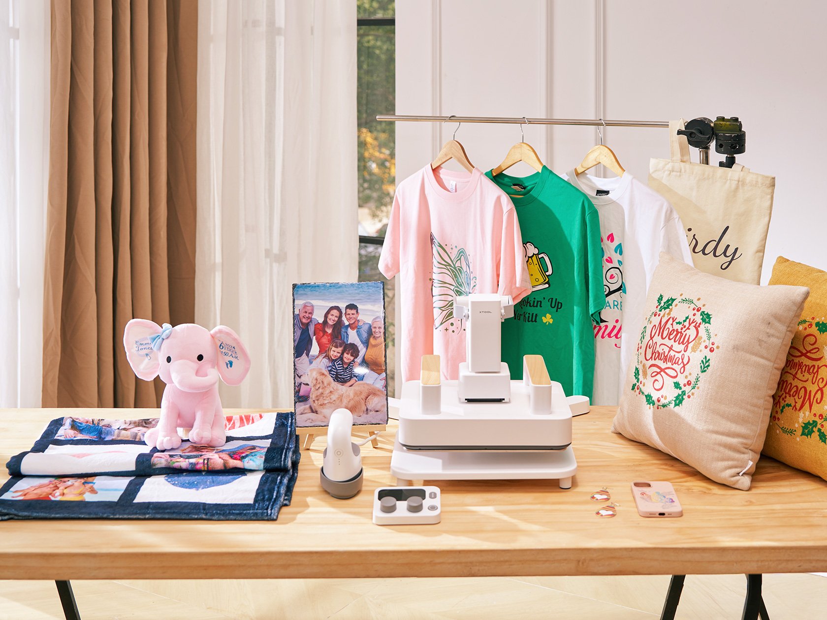 Power source，xTool M1 Ultra，furniture，equipment，