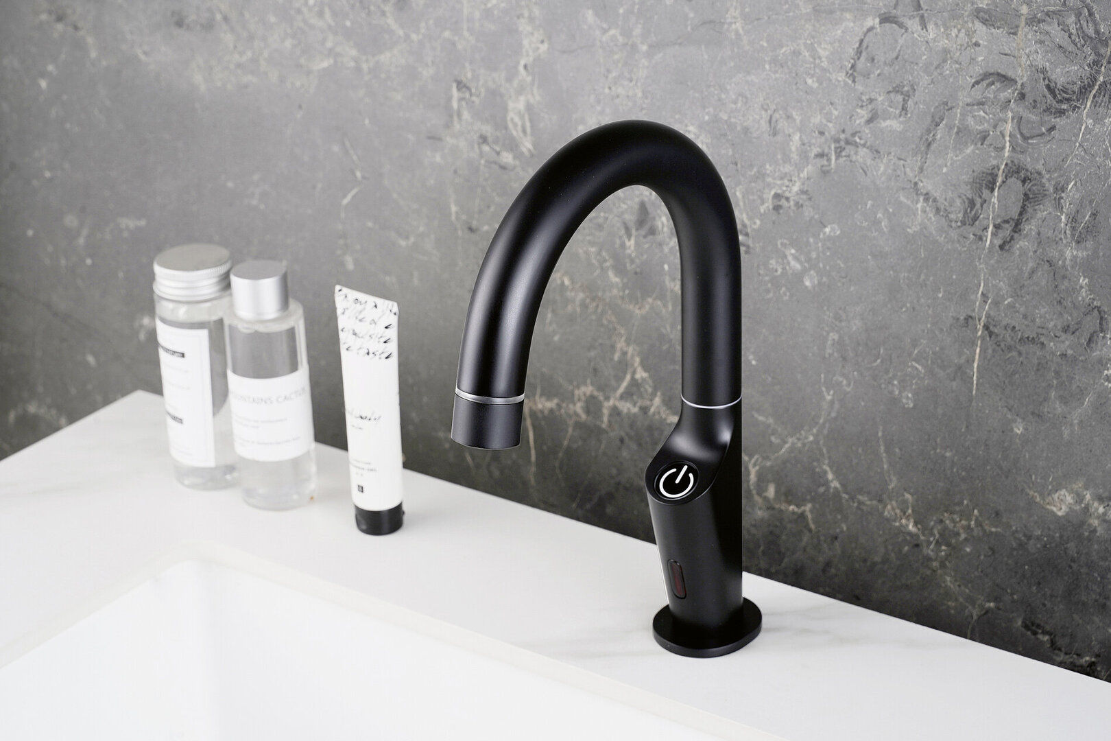2024 Red Dot Product Design Award，Bathroom Design and Personal Care，basin mixer，