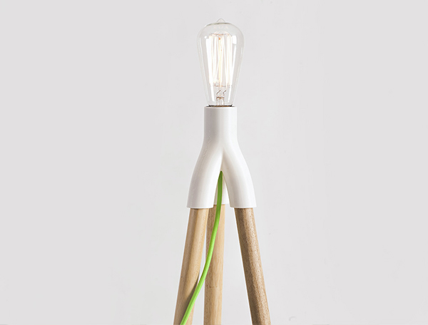 Cylinder design，Wood and lamps，Floor lamp design，Vermicelli，Carrot，Broom，Brain hole creativity，Table lamp design，Lamp design，lighting design ，Broom，Triangular support，