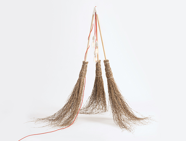 Cylinder design，Wood and lamps，Floor lamp design，Vermicelli，Carrot，Broom，Brain hole creativity，Table lamp design，Lamp design，lighting design ，Broom，Triangular support，