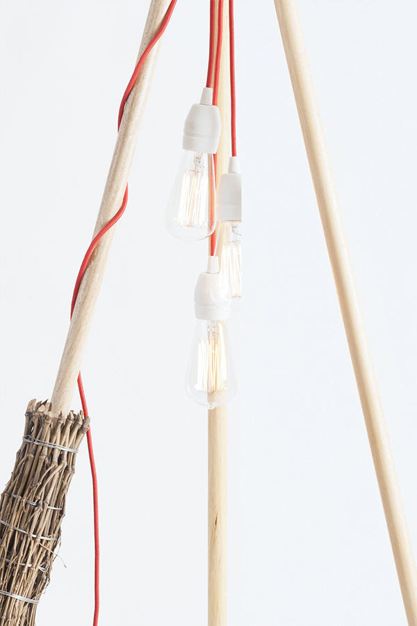 Cylinder design，Wood and lamps，Floor lamp design，Vermicelli，Carrot，Broom，Brain hole creativity，Table lamp design，Lamp design，lighting design ，Broom，Triangular support，