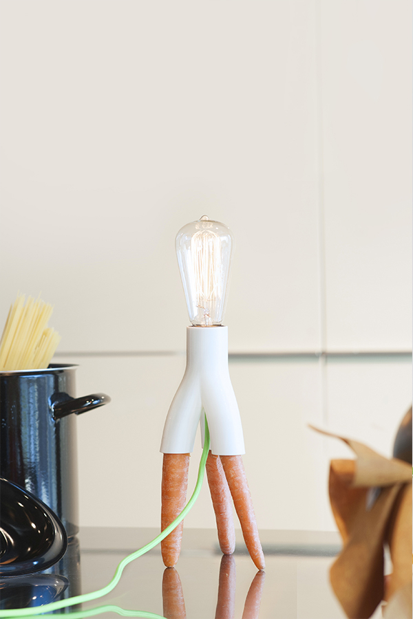 Cylinder design，Wood and lamps，Floor lamp design，Vermicelli，Carrot，Broom，Brain hole creativity，Table lamp design，Lamp design，lighting design ，Broom，Triangular support，