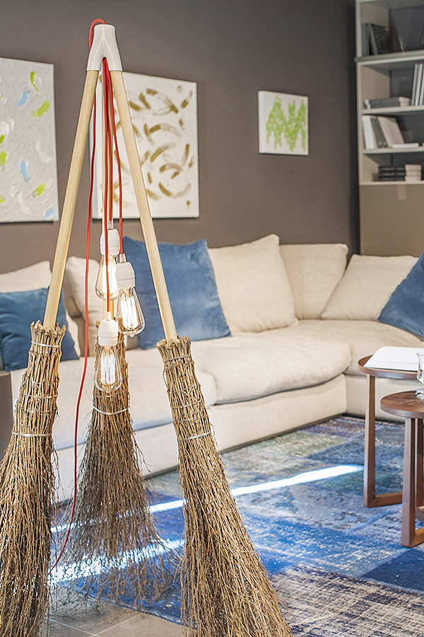 Cylinder design，Wood and lamps，Floor lamp design，Vermicelli，Carrot，Broom，Brain hole creativity，Table lamp design，Lamp design，lighting design ，Broom，Triangular support，