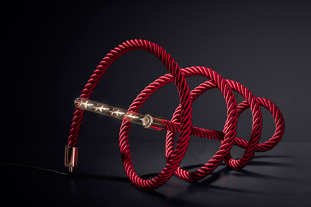 Cylinder design，Wood and lamps，Floor lamp design，Vermicelli，Carrot，Broom，Brain hole creativity，Table lamp design，Lamp design，lighting design ，Broom，Triangular support，