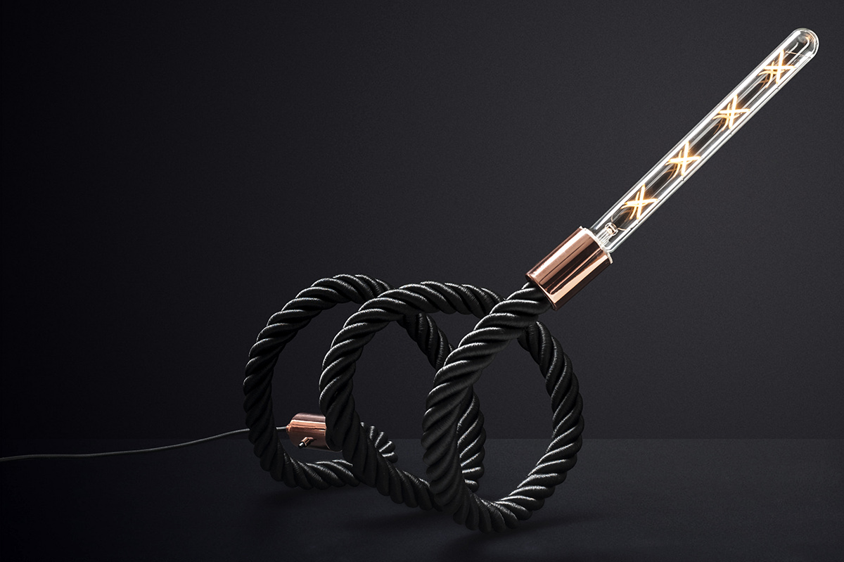 Cylinder design，Wood and lamps，Floor lamp design，Vermicelli，Carrot，Broom，Brain hole creativity，Table lamp design，Lamp design，lighting design ，Broom，Triangular support，