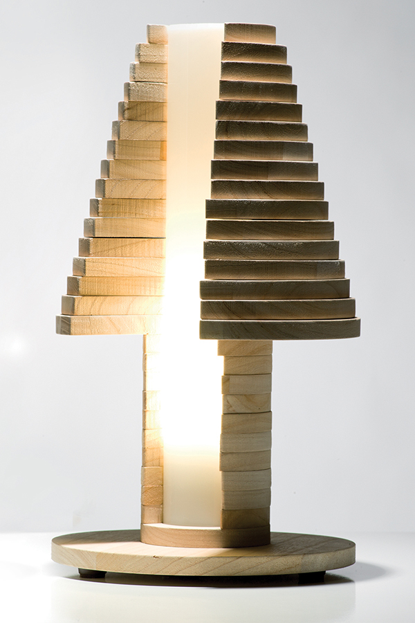 Cylinder design，Wood and lamps，Floor lamp design，Vermicelli，Carrot，Broom，Brain hole creativity，Table lamp design，Lamp design，lighting design ，Broom，Triangular support，