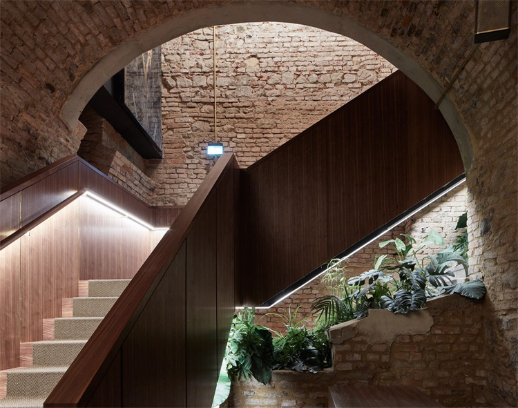 Bar design，brick，basement，Walnut，wood，sofa，natural，