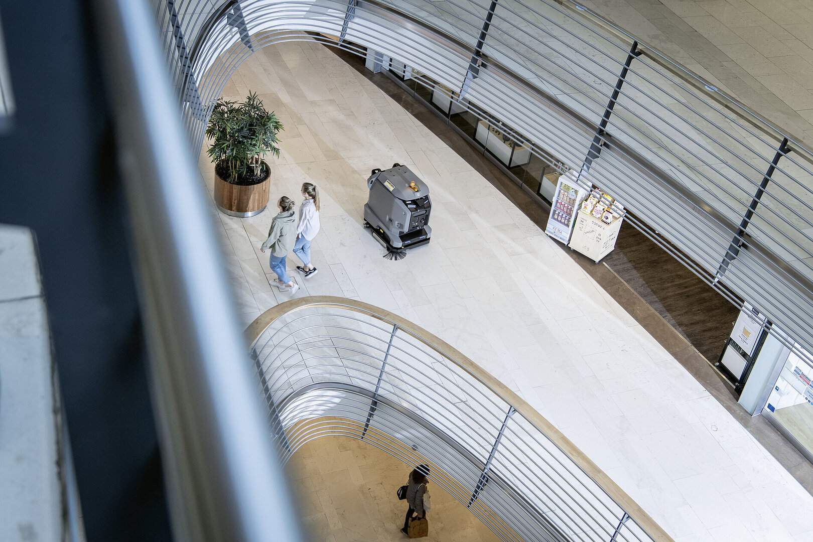 2024 Red Dot Product Design Award，Industrial Design and Robotics，Cleaning robot，