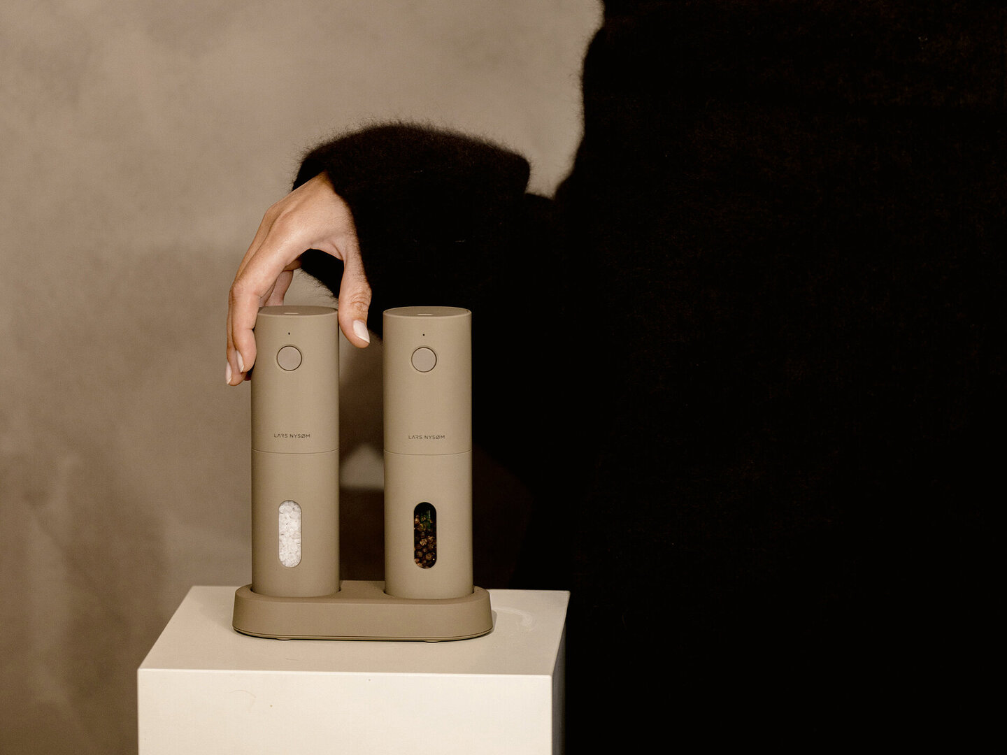 2024 Red Dot Product Design Award，Kitchen Design & Kitchen Appliances & Tableware，Electric salt and pepper mill suit，