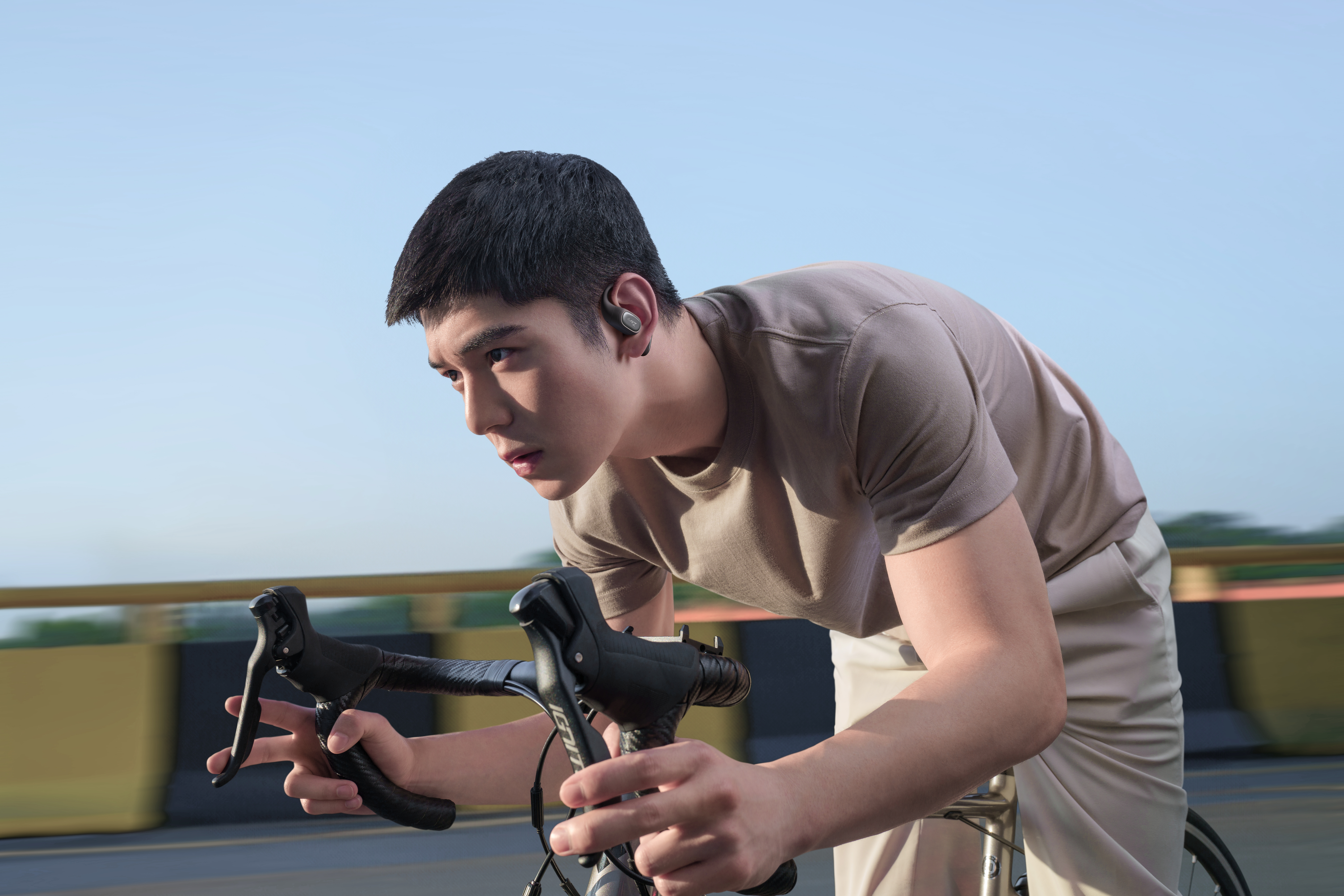 Bluetooth headset，Ear hanging type earphone，No sense of wearing，flowers again，Rambler，