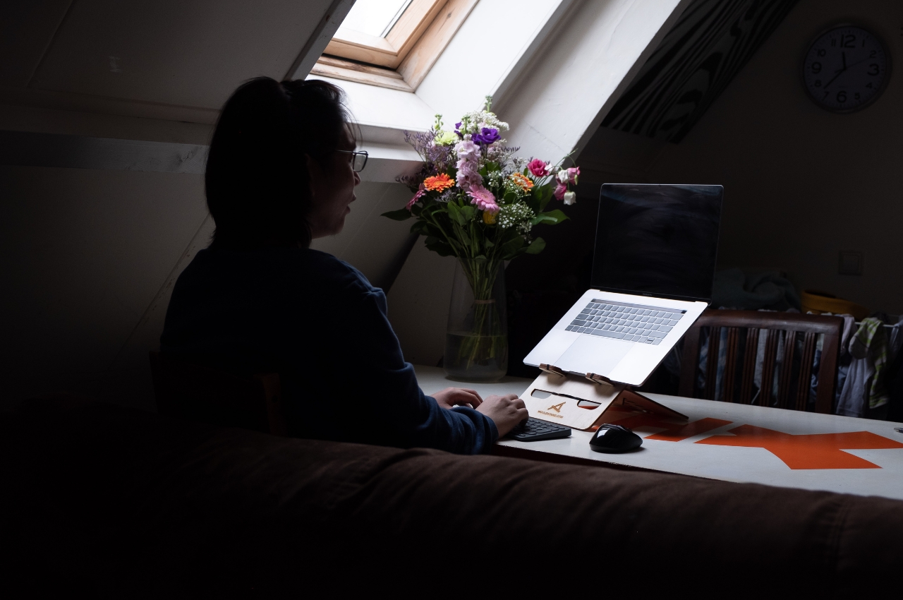 Ergonomics，Bracket，wooden ，product design，