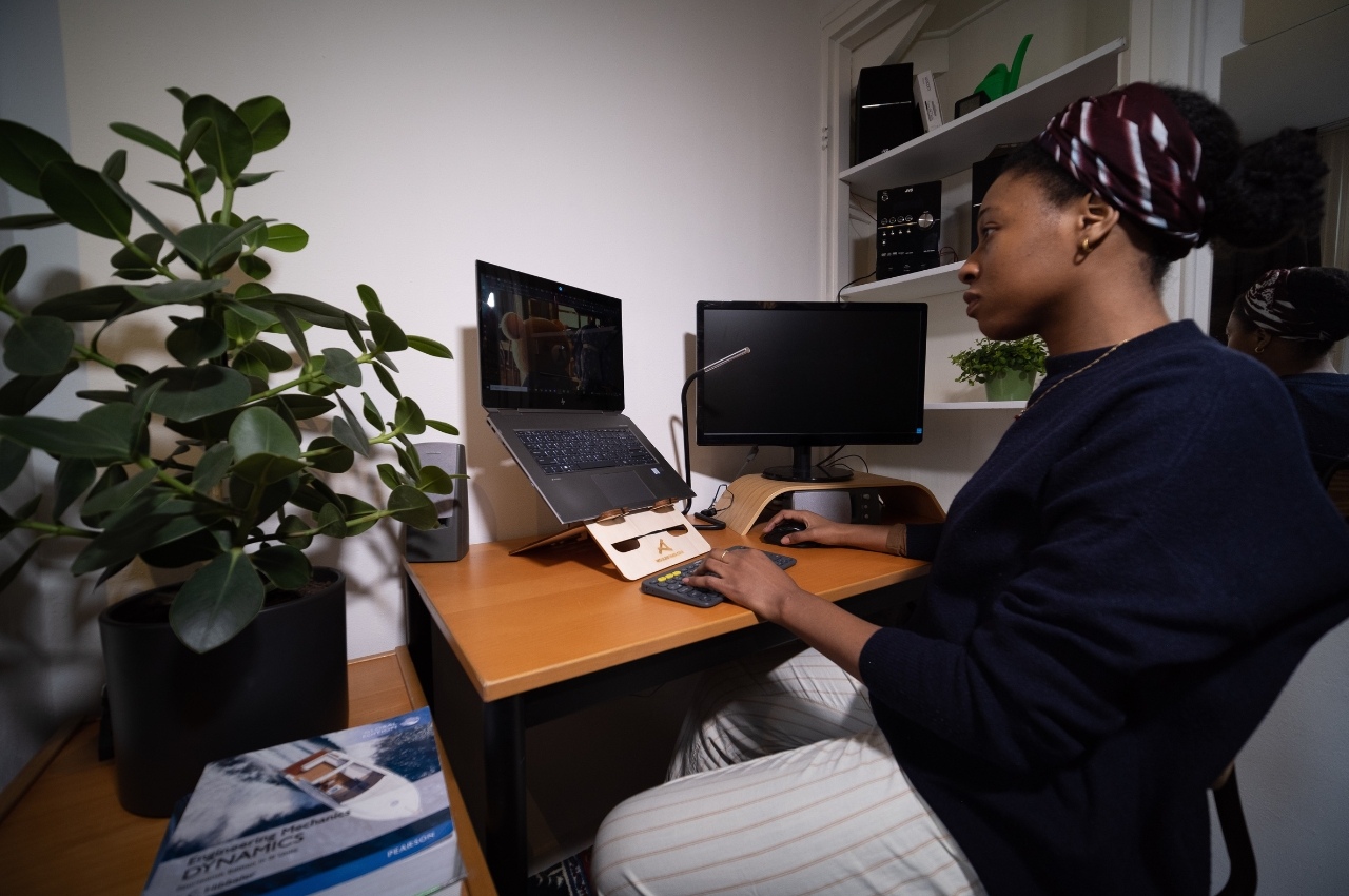 Ergonomics，Bracket，wooden ，product design，