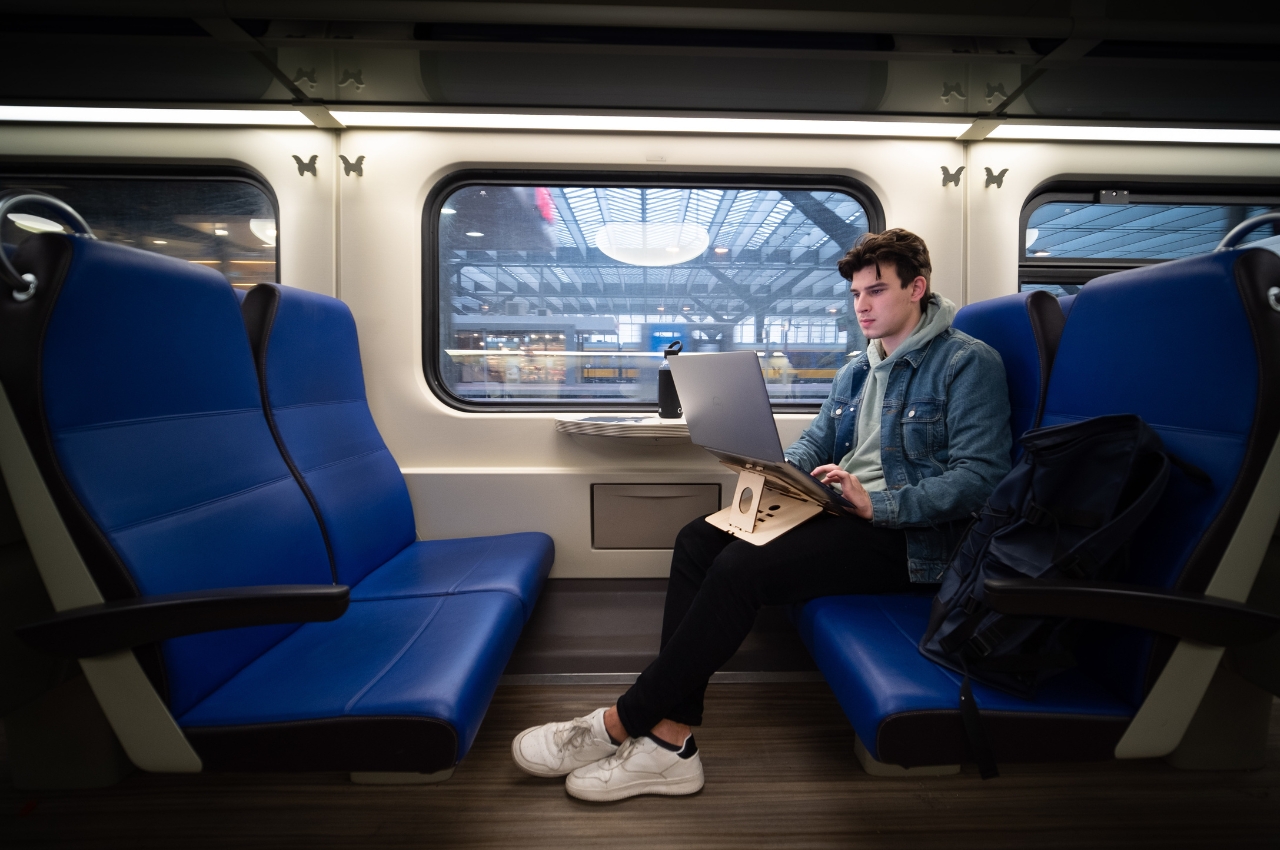 Ergonomics，Bracket，wooden ，product design，