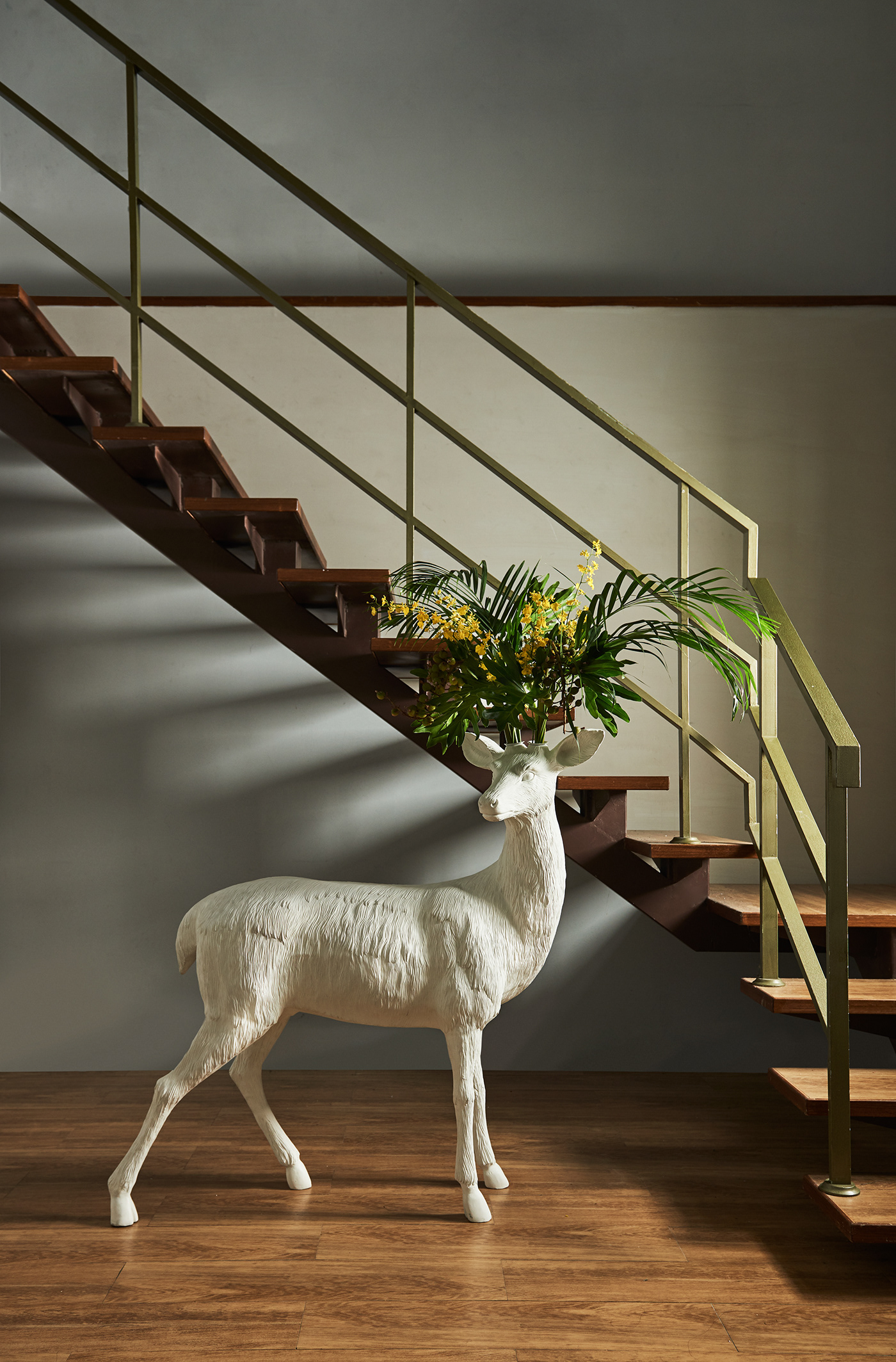 Creative lamps，lion，Lamp design，Creative products，pocket watch，clocks and watches，Hanging mirror，mirror，birds，Bird，Bionics Design ，white，Flowerpot design，Floral design ，deer，Sika deer，