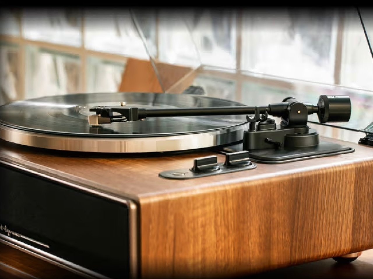 Vinyl record，player，jukebox，speaker，Home Furnishing，household electrical appliances，