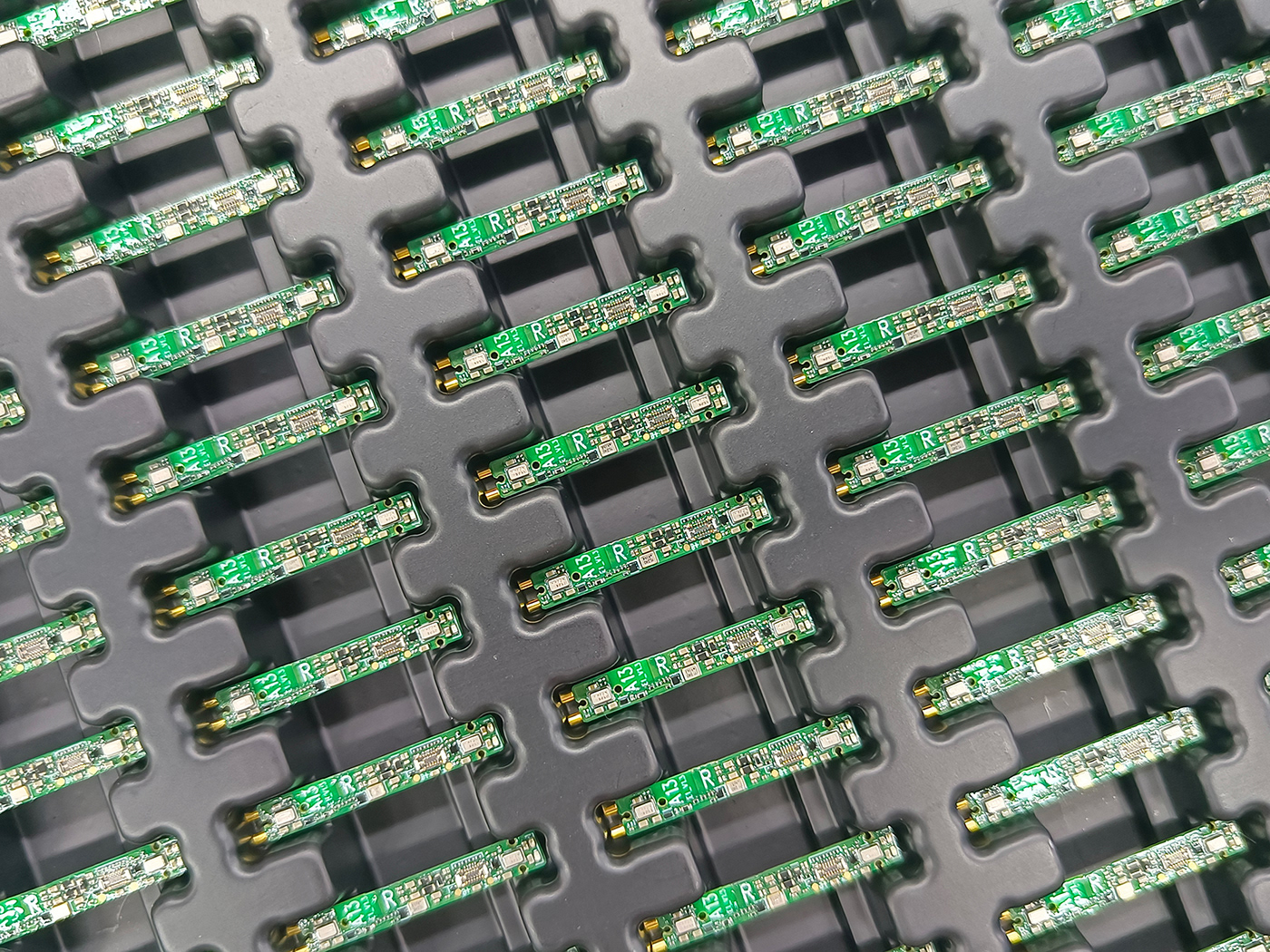 boAt Nirvana Zenith，Bluetooth headset，Design，Simplicity，electronic product，