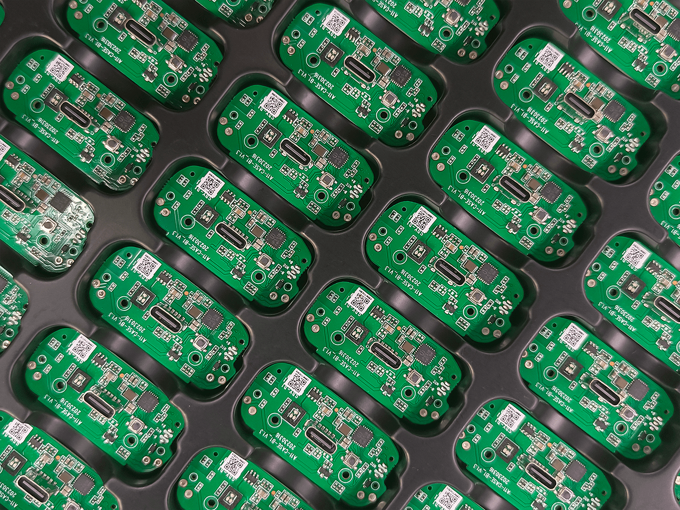 boAt Nirvana Zenith，Bluetooth headset，Design，Simplicity，electronic product，