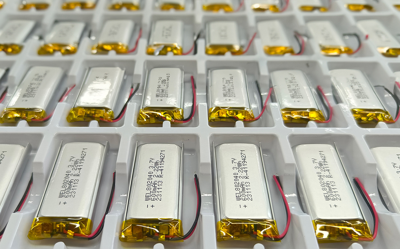 boAt Nirvana Zenith，Bluetooth headset，Design，Simplicity，electronic product，