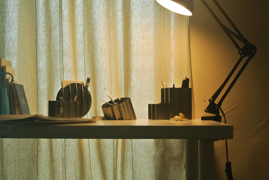 Seat design，Chair design，Create 101，stool，toughness，Metal，Stationery design，clocks and watches，Wall clock，Desktop storage，pen container，Business card holder，lamps and lanterns，a chandelier，Metallic materials，Lamp design，Desk lamp，Hexagonal prism design，Square design，crackle，