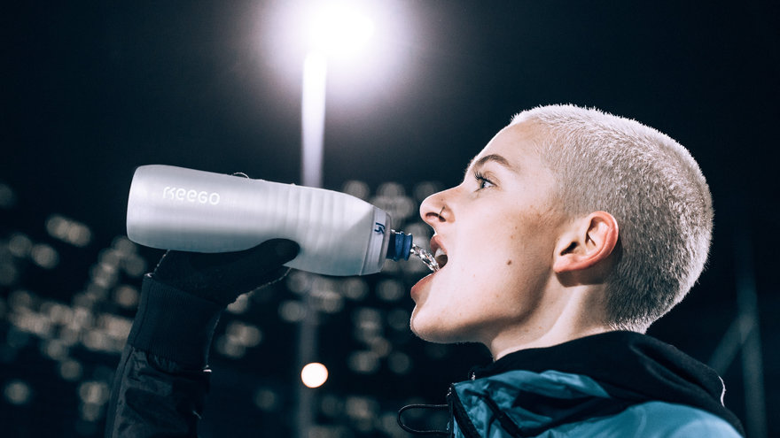 bottle，Outdoor sports，container，