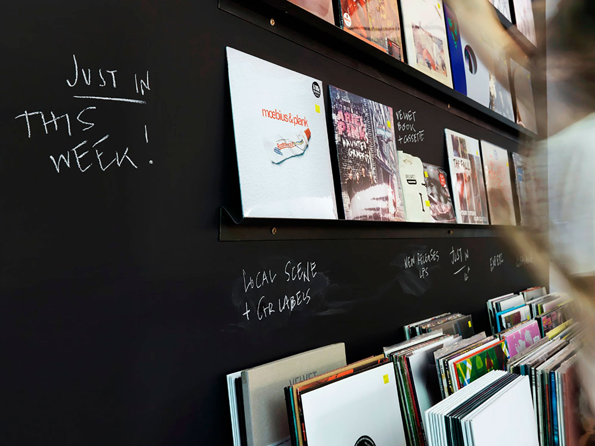 record，rest，music，Cozy，Have fun，Red and yellow，classic，