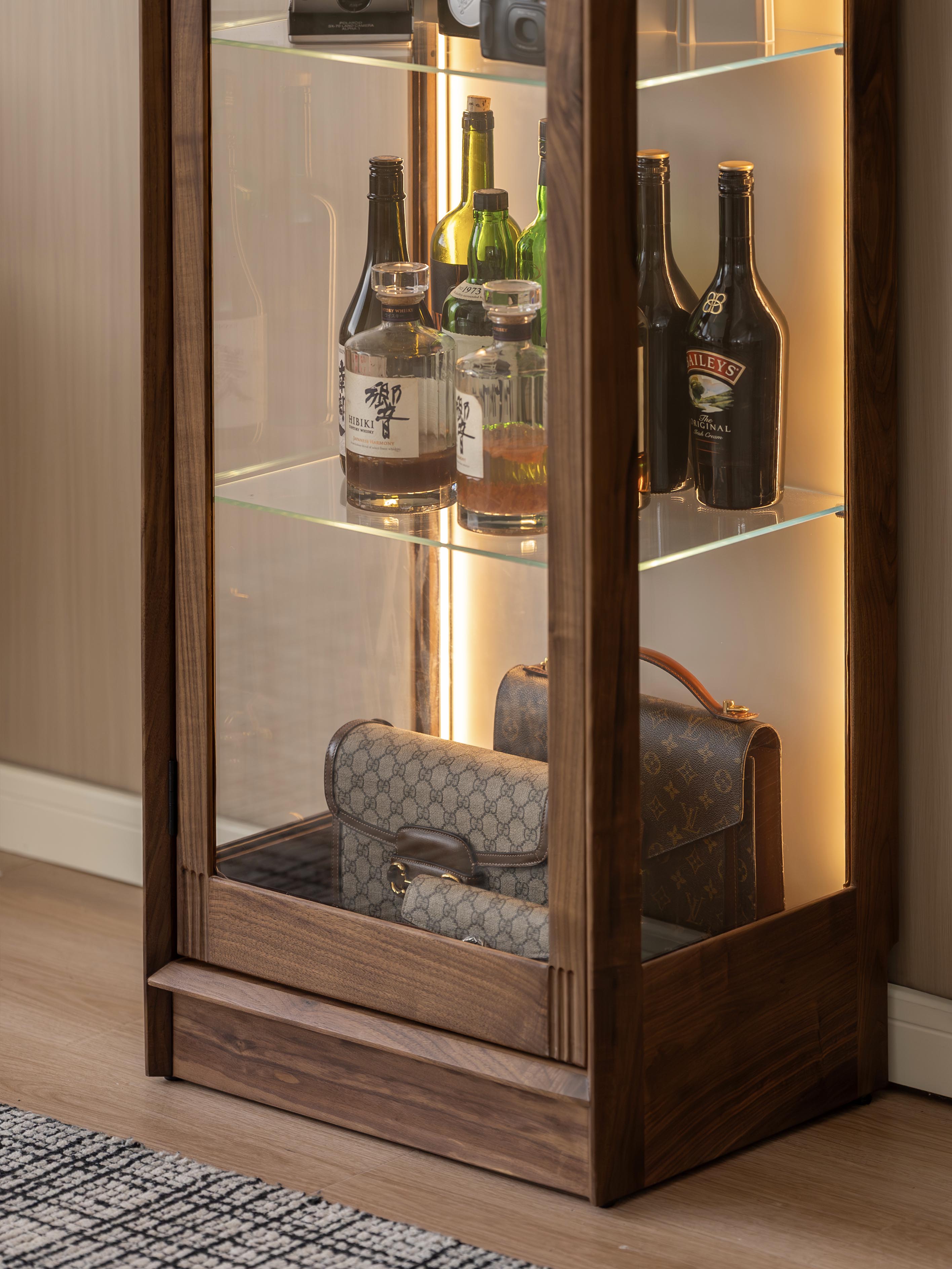 Original design，furniture design ，Display cabinet，Residential Furniture，Solid wood furniture，Black walnut furniture，