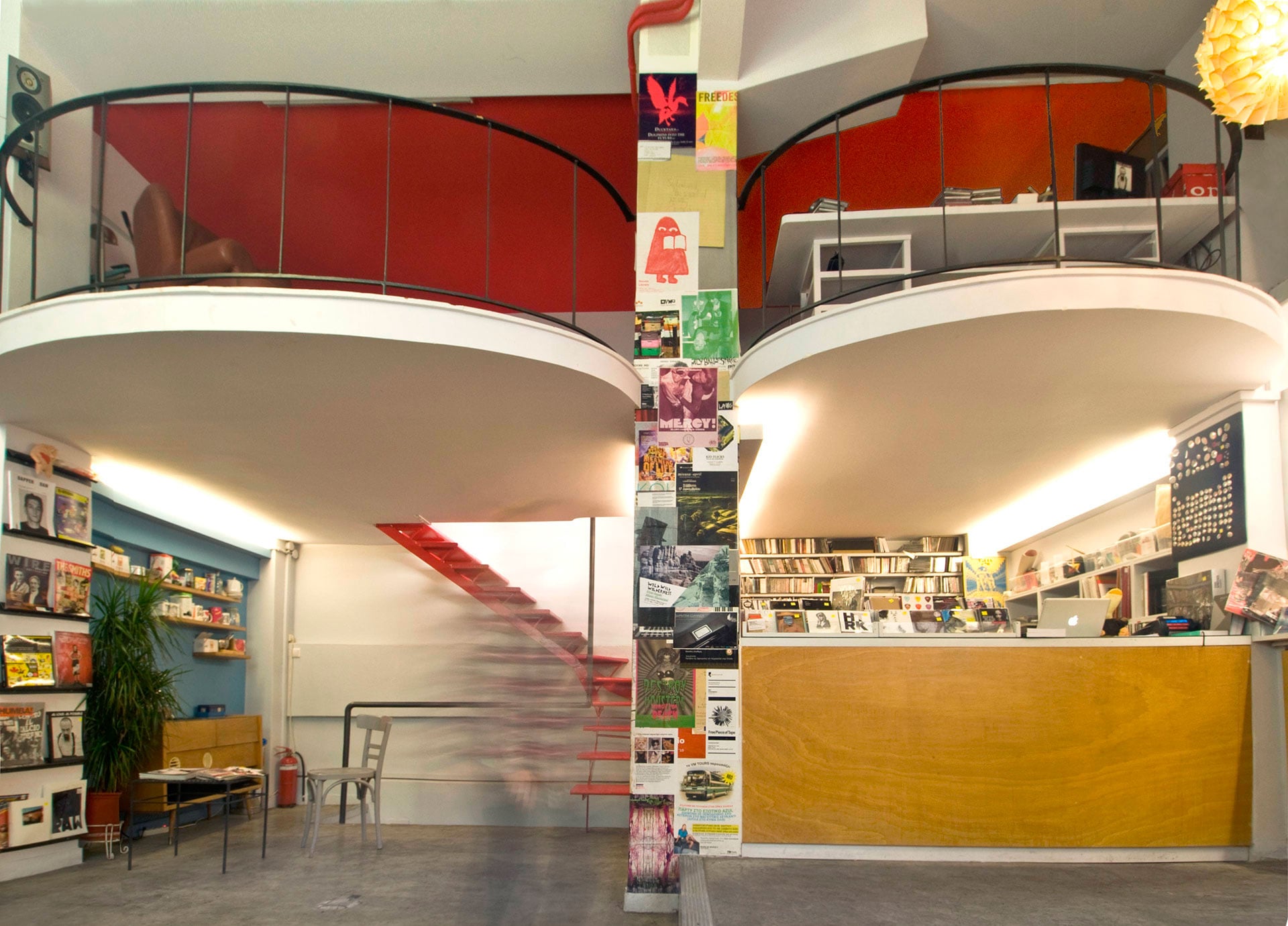 record，rest，music，Cozy，Have fun，Red and yellow，classic，