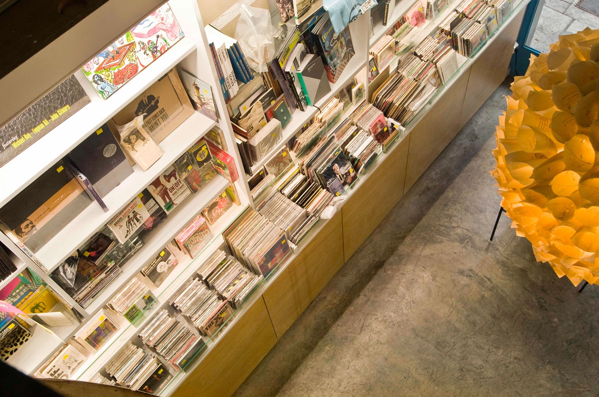 record，rest，music，Cozy，Have fun，Red and yellow，classic，