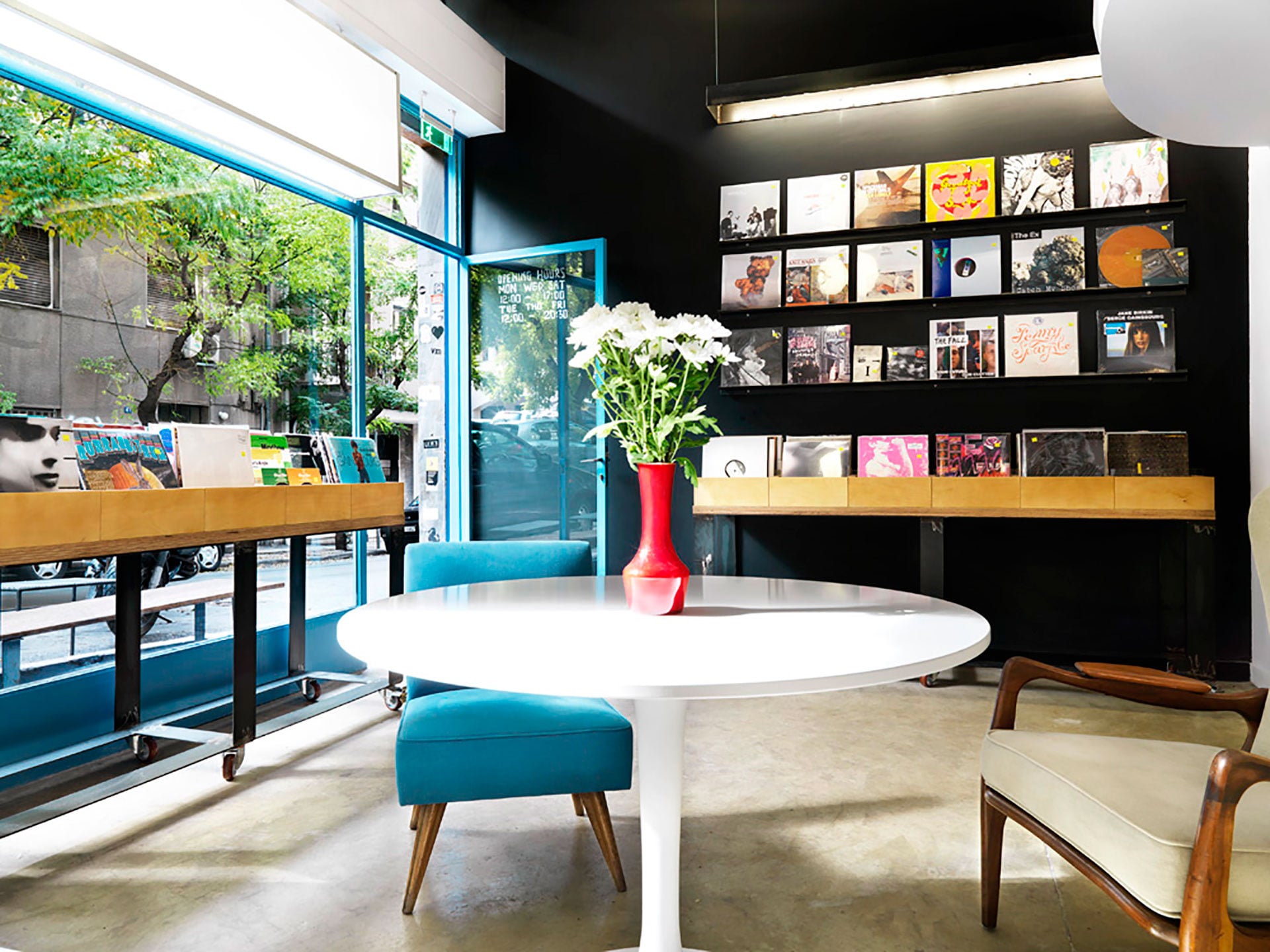 record，rest，music，Cozy，Have fun，Red and yellow，classic，