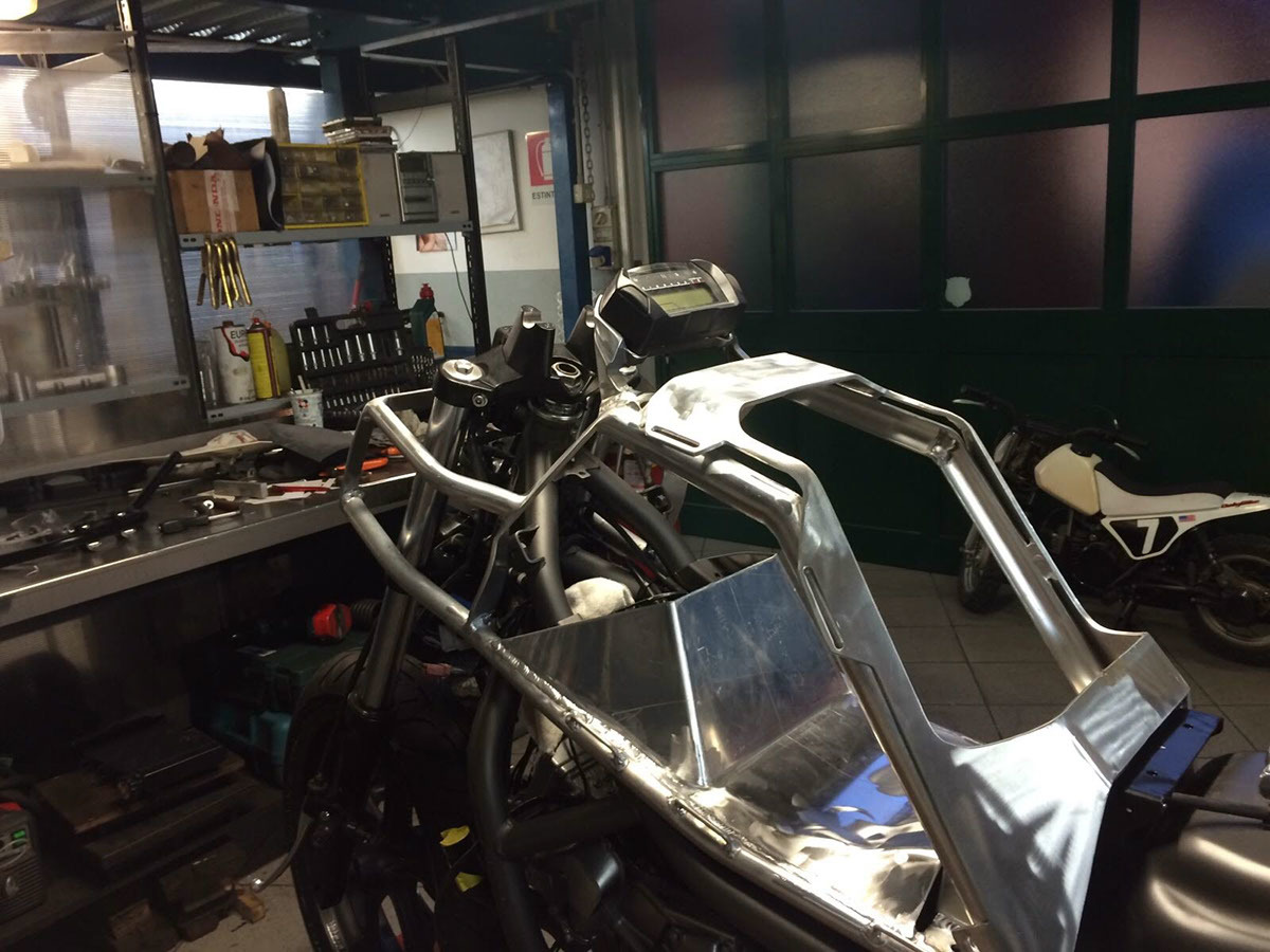 traffic，industrial design，motorcycle，locomotive，honda，Model，