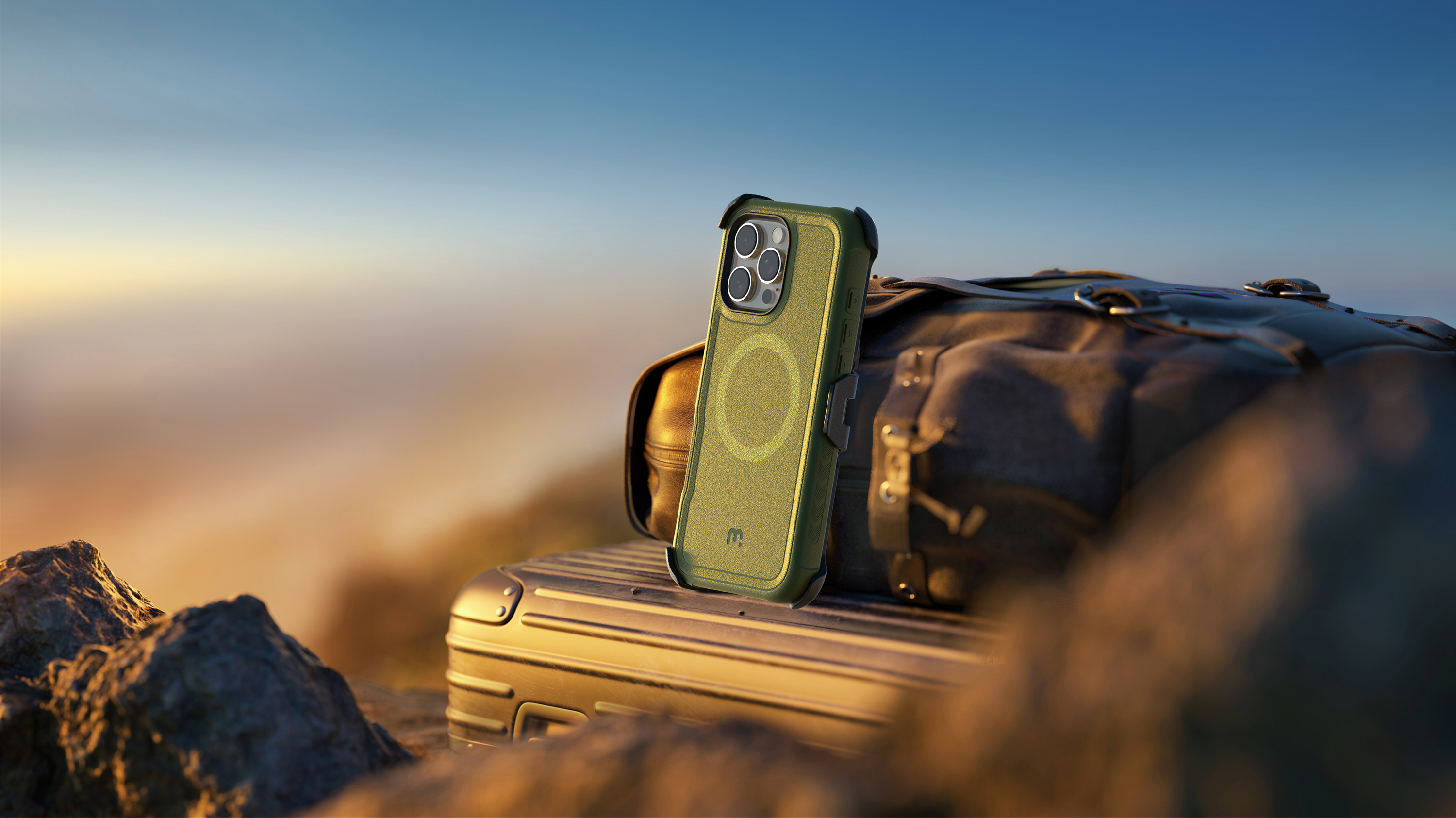 IP16 phone case，IP16 protective sleeve，Fall proof mobile phone case，Wireless magnetic suction phone case，