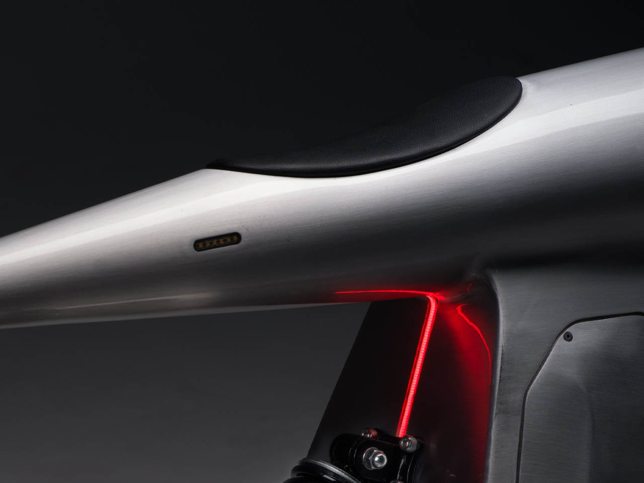 Motorcycle，EVE Odyssey，aluminium alloy，Single side rocker arm，Modern machinery，