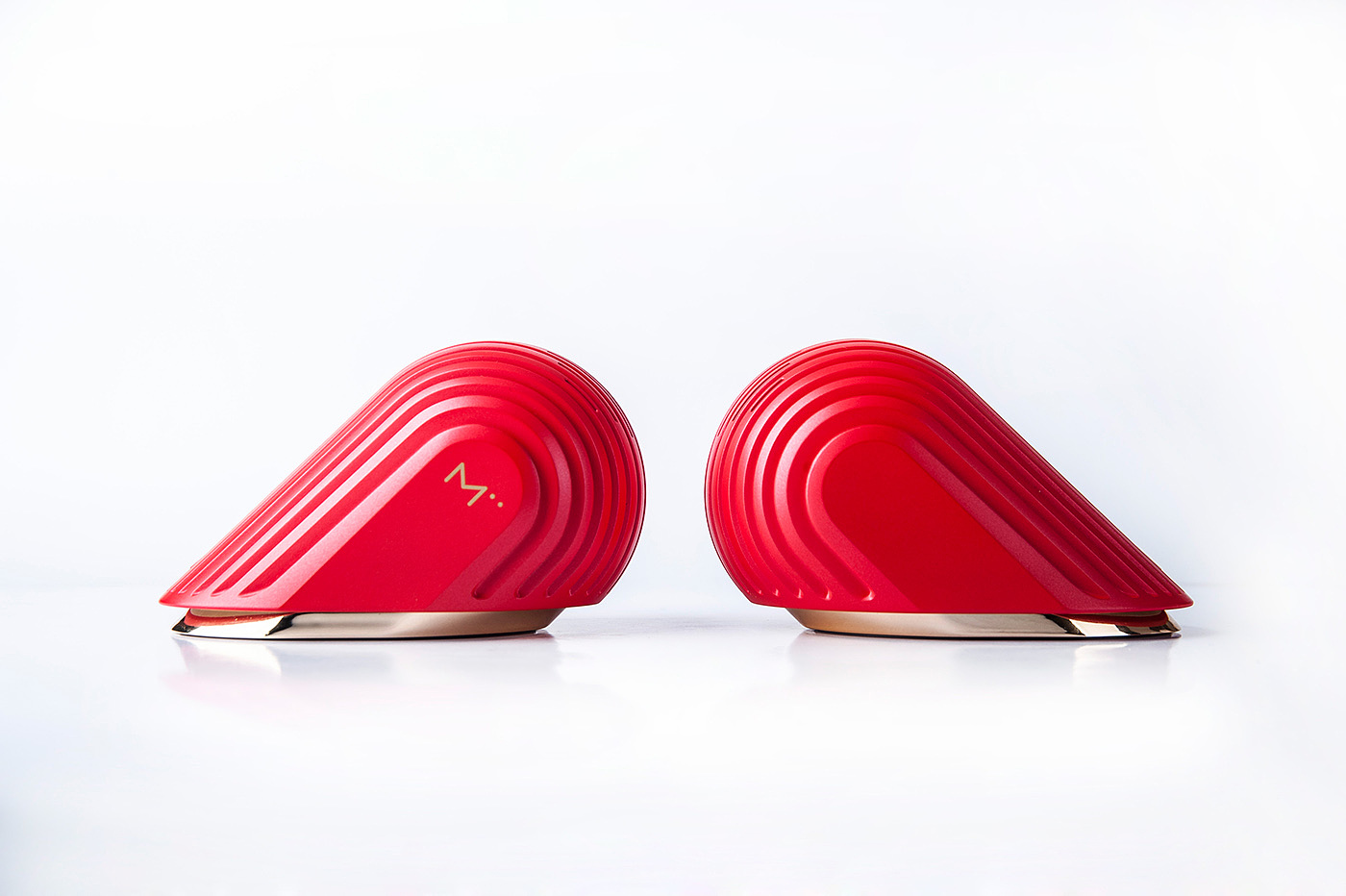 Bluetooth Speaker ，heart-shaped，Easy to carry，capsule，gules，lovers，speaker，Mirror design，Sofa design，Double sofa，Furniture home，facing each other，modern stylish，Advanced grey，