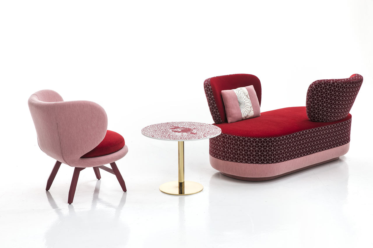 Bluetooth Speaker ，heart-shaped，Easy to carry，capsule，gules，lovers，speaker，Mirror design，Sofa design，Double sofa，Furniture home，facing each other，modern stylish，Advanced grey，