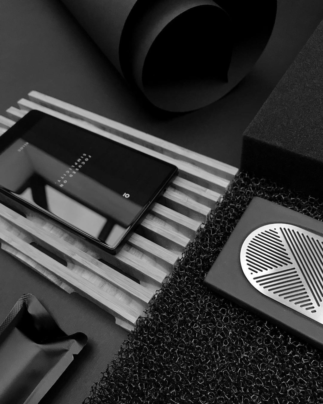 black，BLLOC，Digital intelligence，mobile phone，