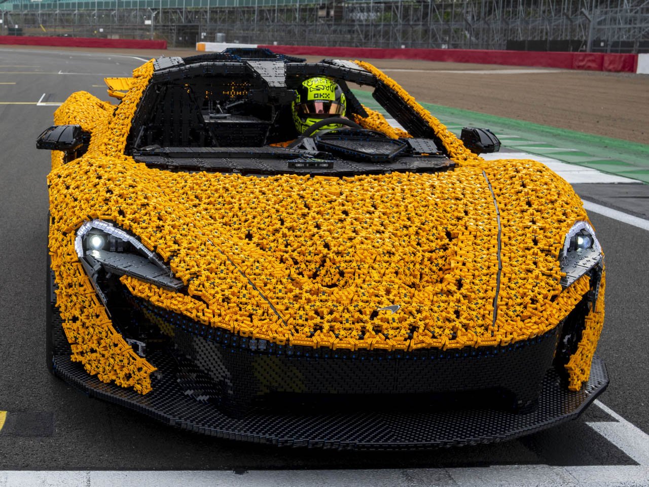 lego，McLaren P1，Silverstone Circuit，Steel frame，racing，