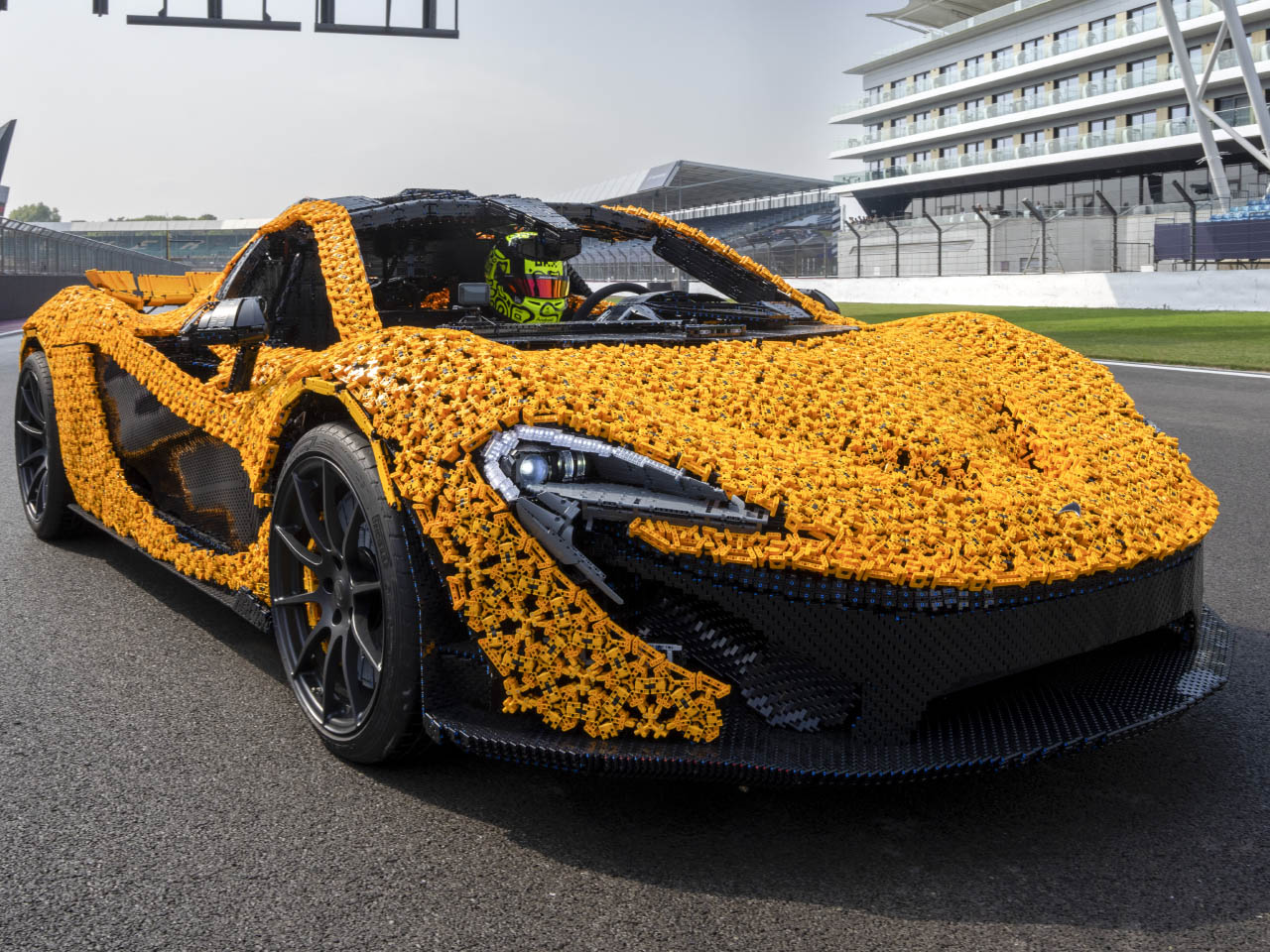 lego，McLaren P1，Silverstone Circuit，Steel frame，racing，