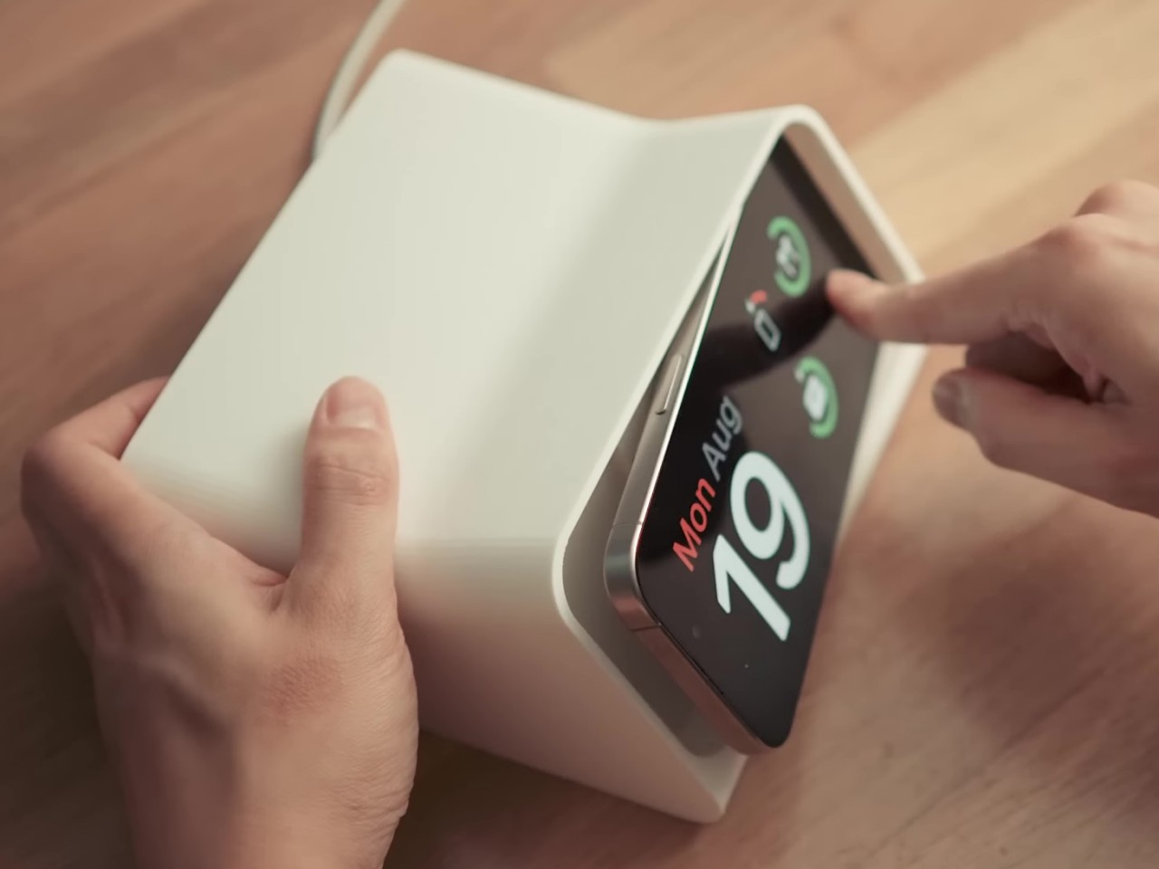 IPhone base，MagSafe，OVERWERK，Dieter Rams，