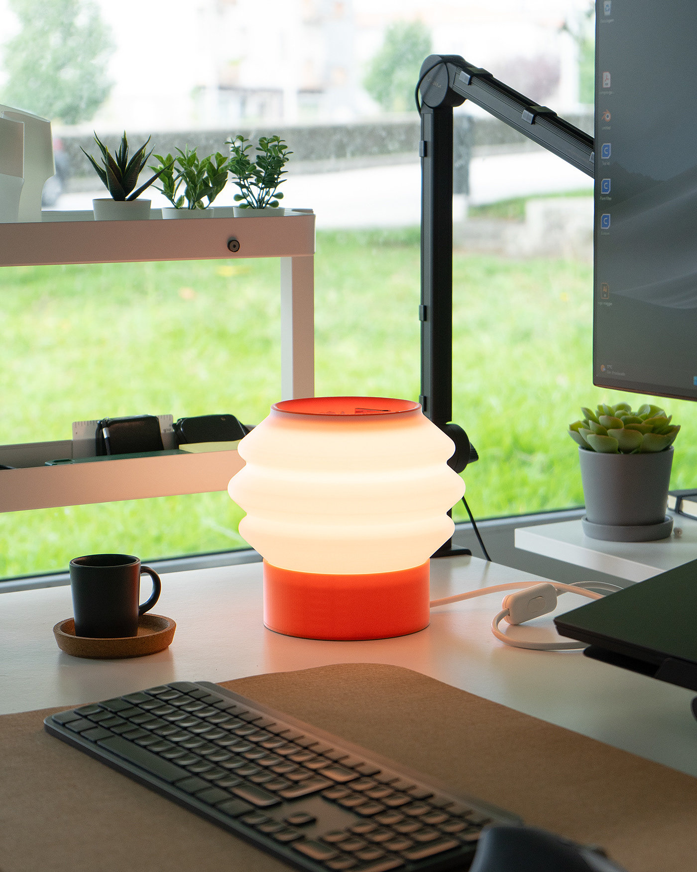 Desk lamp，lamps and lanterns，drop，originality，