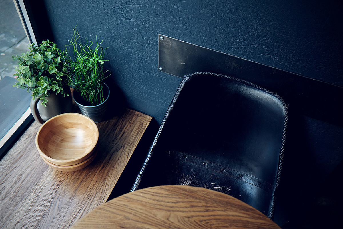 literature，restaurant，indoor，decorate，furniture，