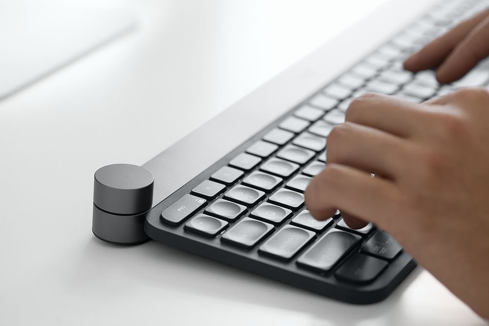 Logitech，2018IF，wireless keyboard，intelligence，
