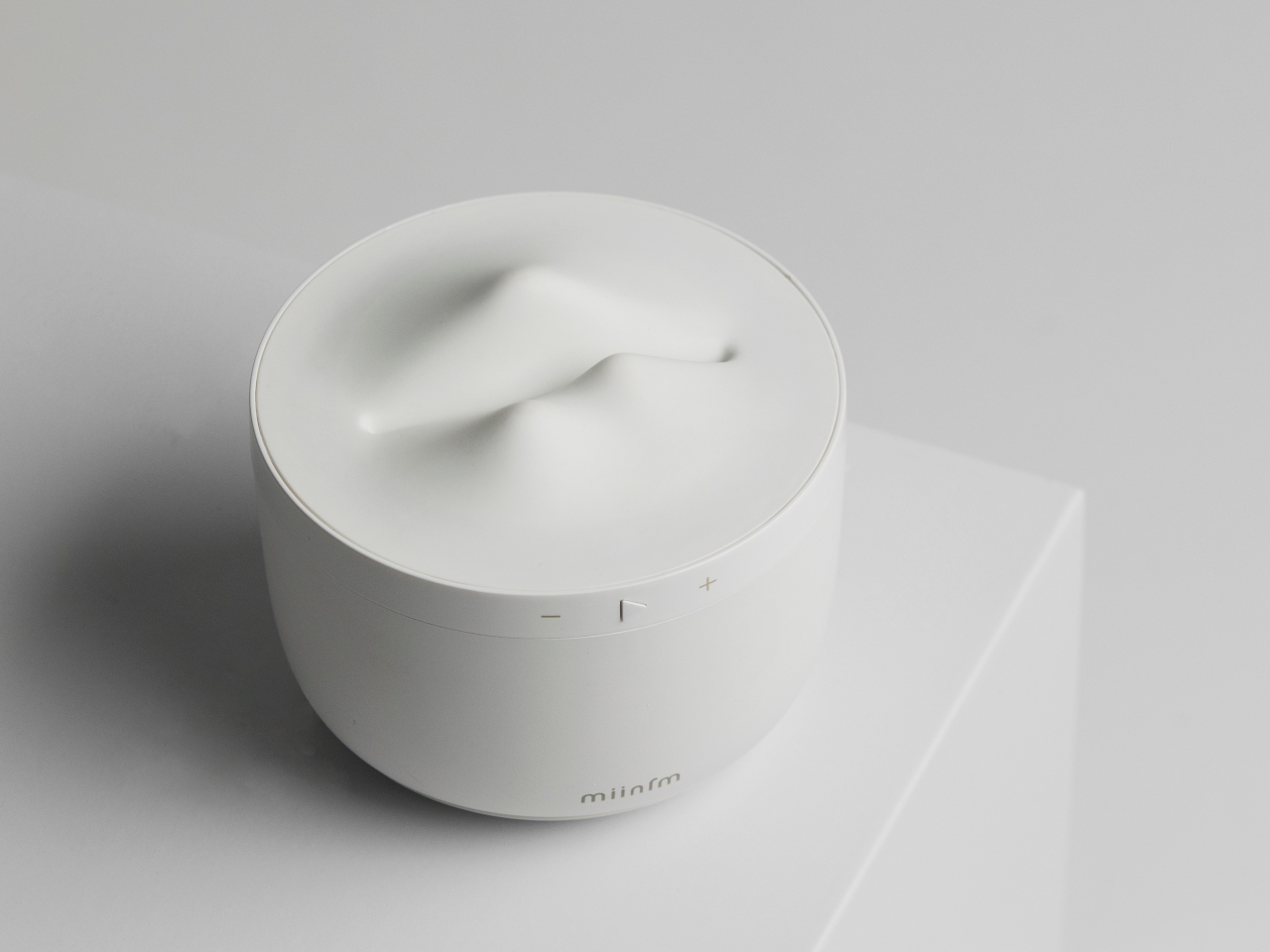 Bluetooth Speaker ，User experience，Minimalist design ，Music interaction，