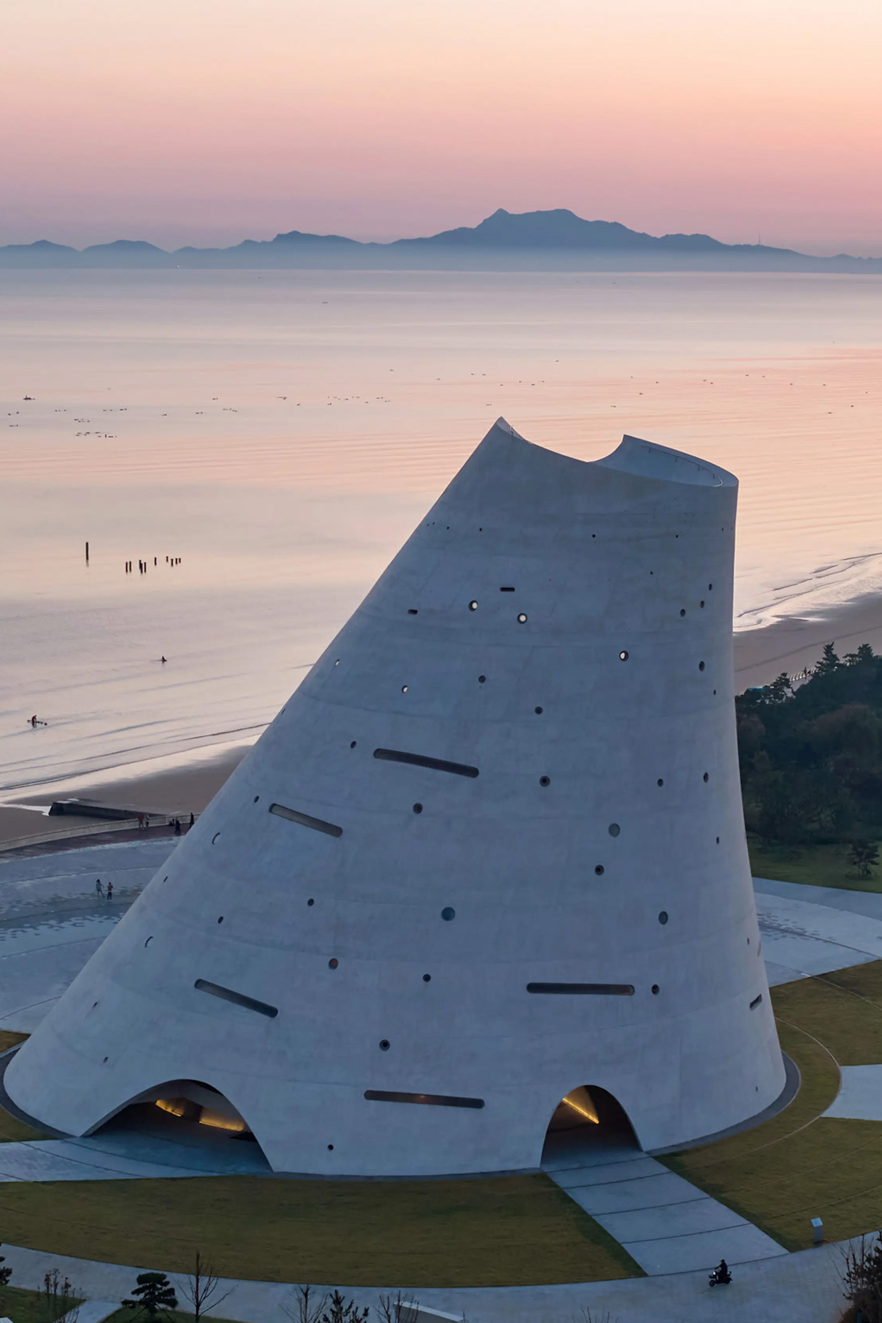 sundial，observation tower，Viewing tower，Yantai，