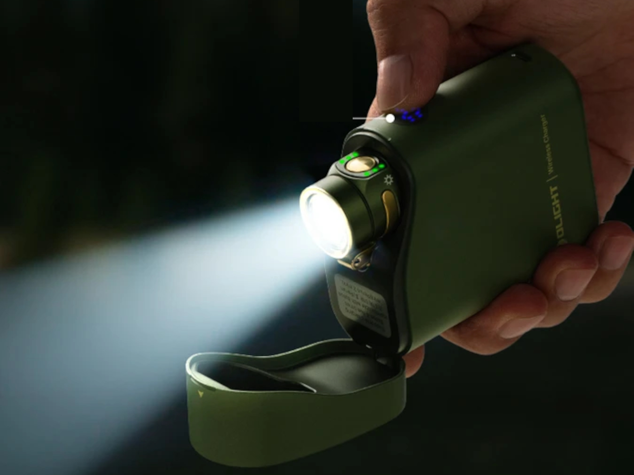 EDC，Flashlight，Olight Baton 4，Portable lighting，