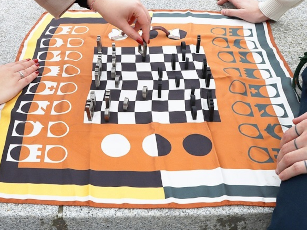 Wearable design，Chess，portable，Ha Mat，