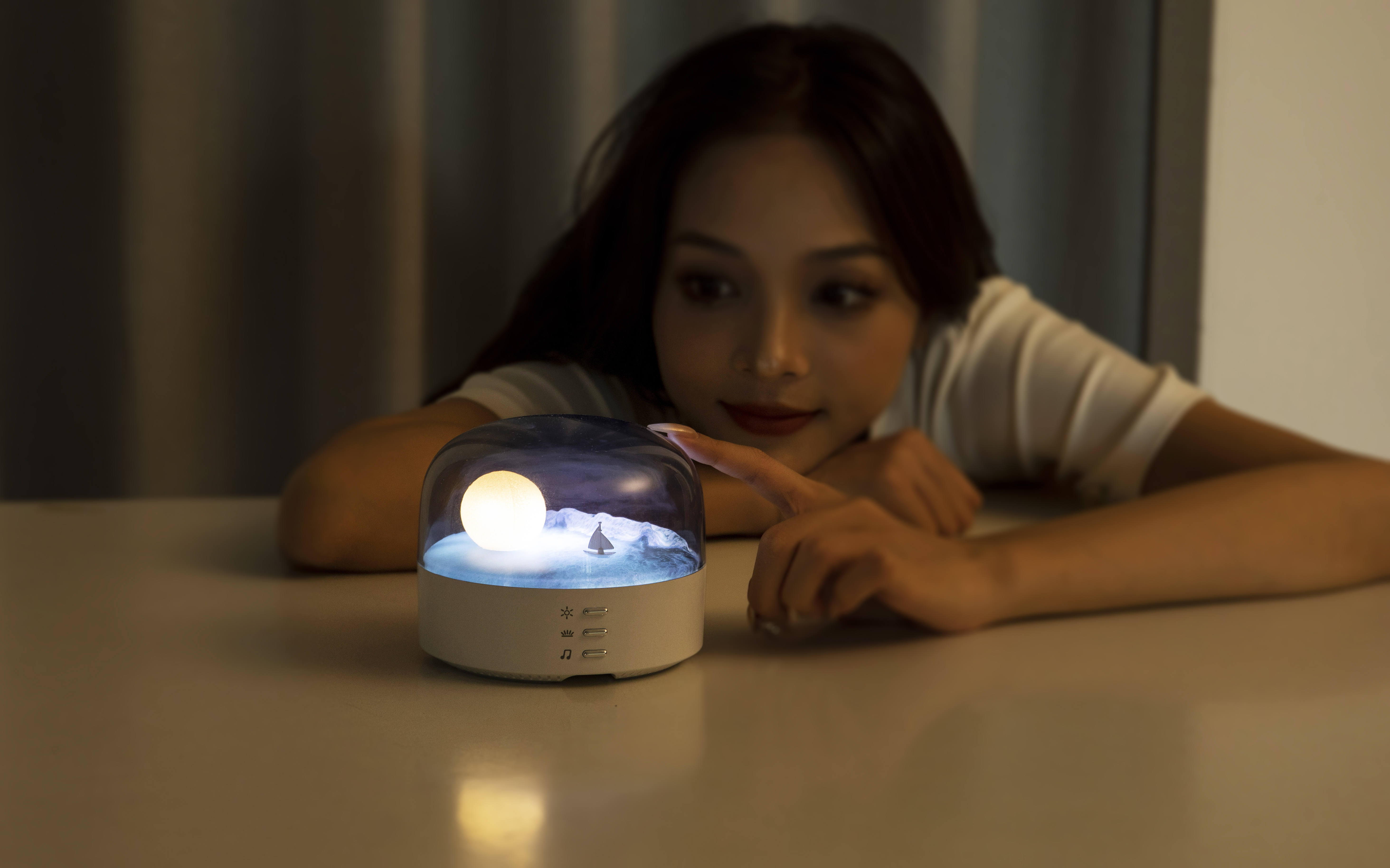 Creative lamp，Atmosphere lamp，Sunset Sunset，Creative design，Floating with the wind，Bluetooth Speaker ，stepless dimming，