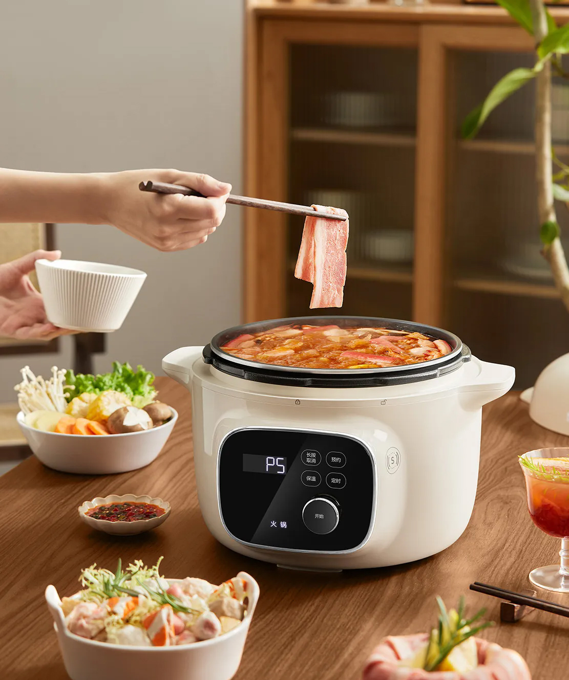 Electric pressure cooker，