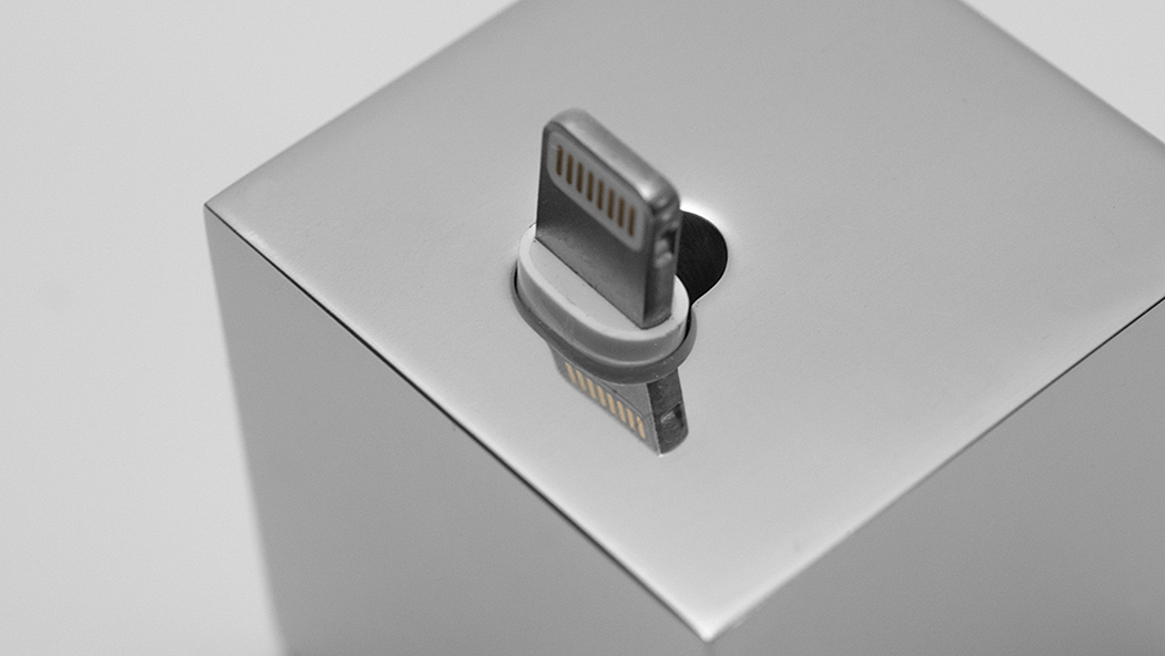 Q dock，iPhone，Charging base，stainless steel，copper ，Charging base，